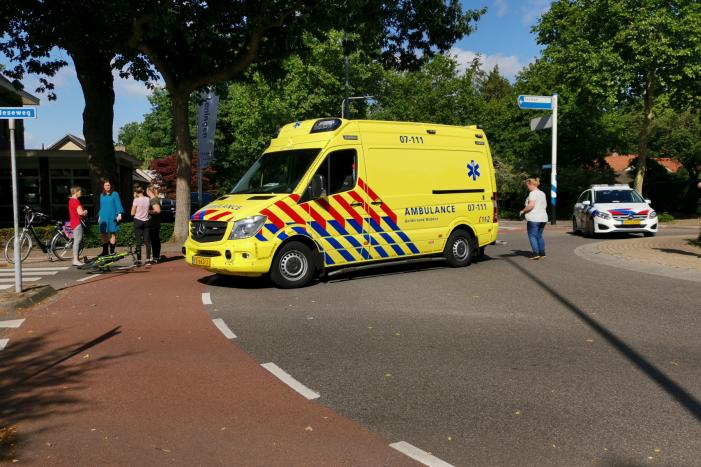 Overstekende fietser aangereden op rotonde