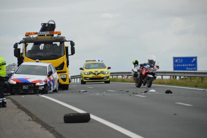 Politiewagen betrokken bij aanrijding op snelweg