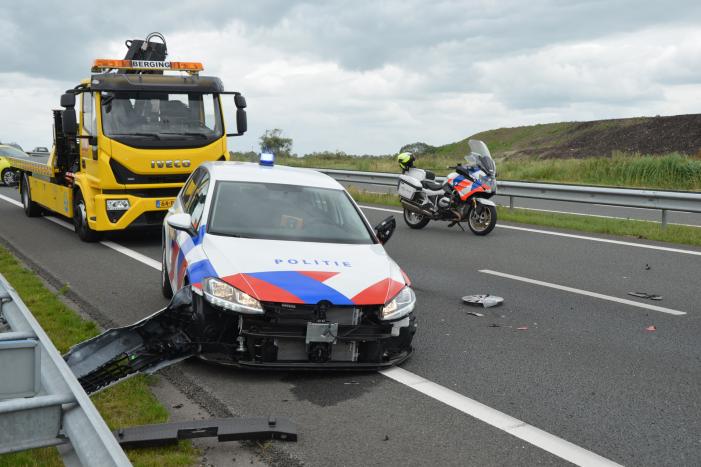 Politiewagen betrokken bij aanrijding op snelweg