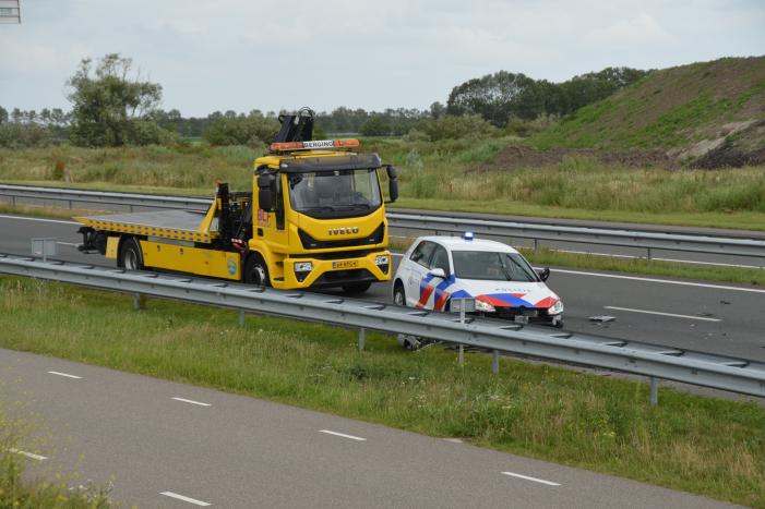 Politiewagen betrokken bij aanrijding op snelweg