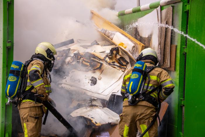 Afvalcontainer vliegt in brand Piet Klerkx
