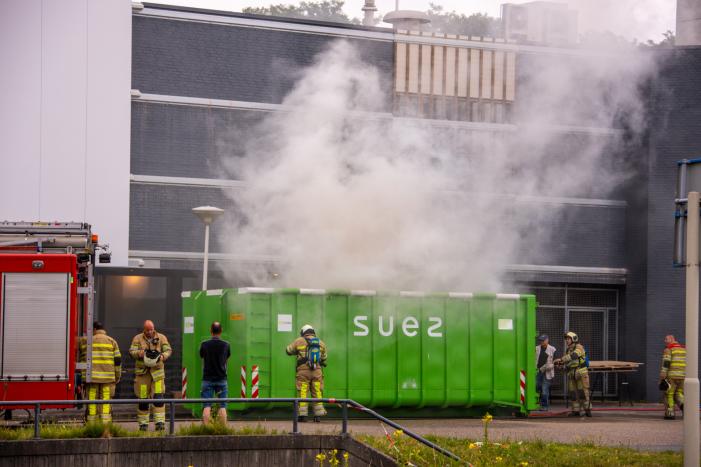 Afvalcontainer vliegt in brand Piet Klerkx