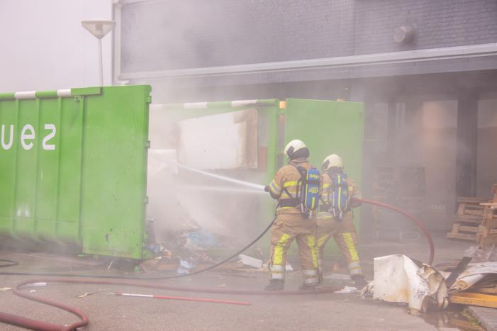 Afvalcontainer vliegt in brand Piet Klerkx