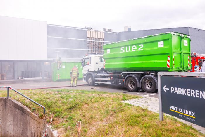 Afvalcontainer vliegt in brand Piet Klerkx