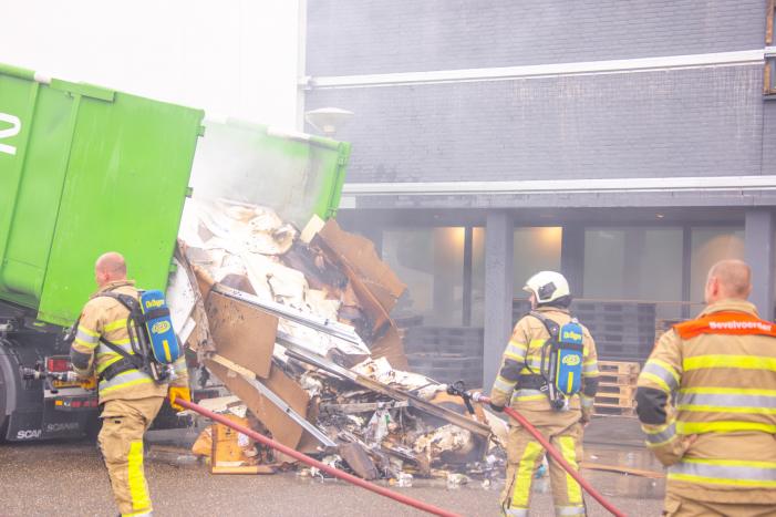 Afvalcontainer vliegt in brand Piet Klerkx