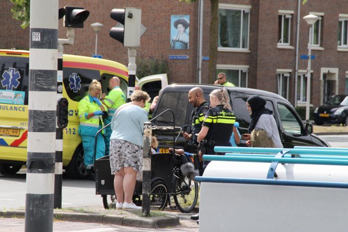 Aanrijding tussen bakfiets en auto