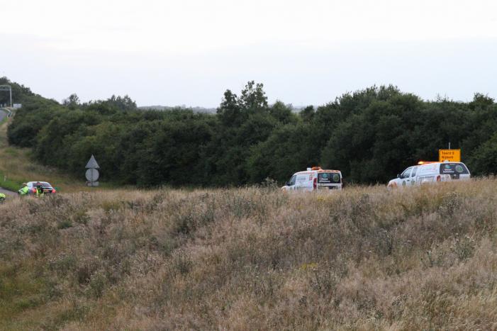 Grote zoekactie naar onder auto vandaan gevallen kitten