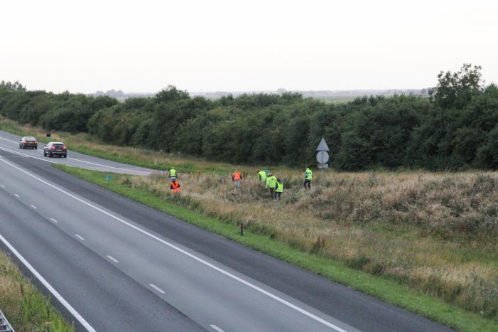 Grote zoekactie naar onder auto vandaan gevallen kitten