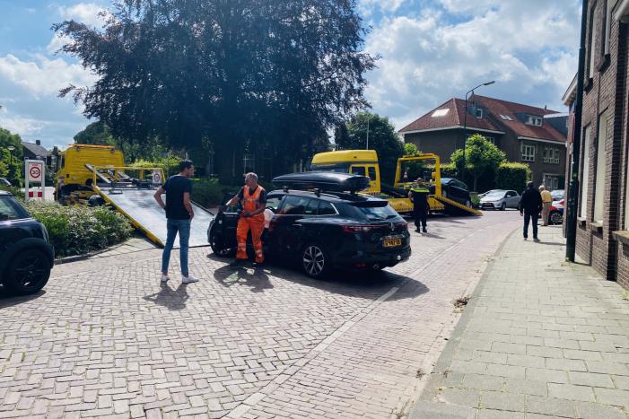 Flinke schade na verkeersongeval op kruising