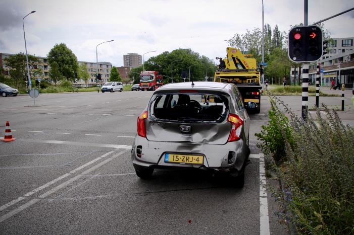 Veel schade bij kop-staart botsing met brommobiel