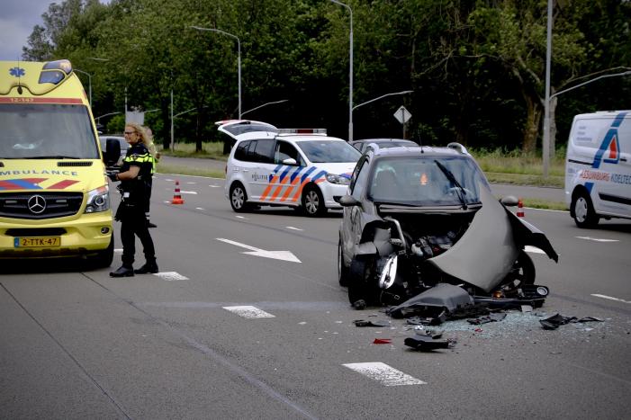 Veel schade bij kop-staart botsing met brommobiel