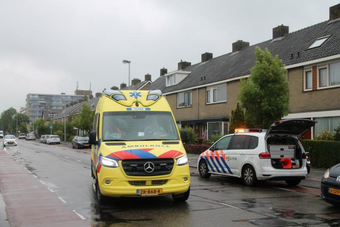 Veel schade na aanrijding tussen twee scooters