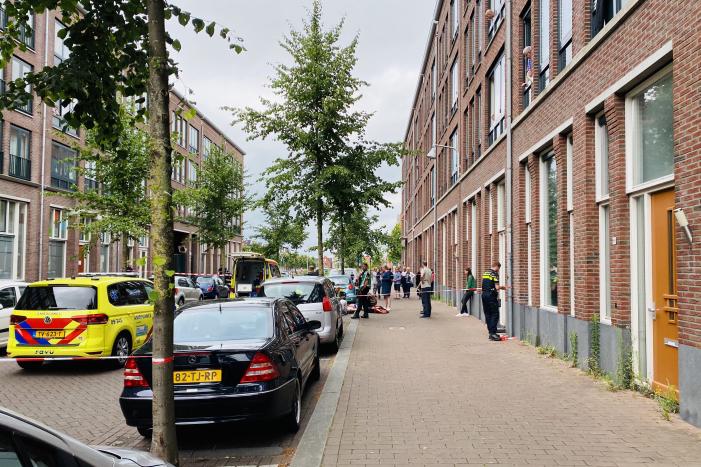 Traumahelikopter landt voor gewonde op straat