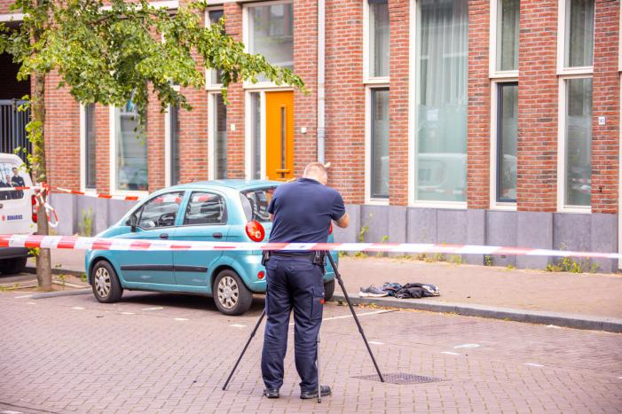 Traumahelikopter landt voor gewonde op straat