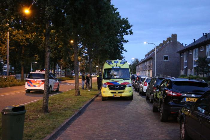 Fietser gewond na botsing met boom