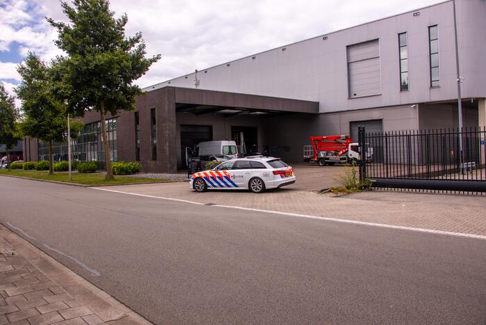 FOTO-UPDATE: Benieuwd wat politie allemaal in beslag heeft genomen???? Lees verder ?? .