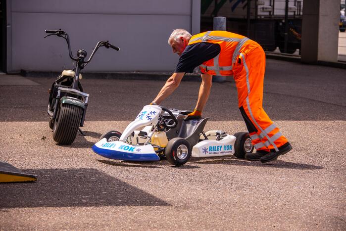 Arrestatieteam valt met zwaar geschut pand Bedrijventerrein De Wieken binnen