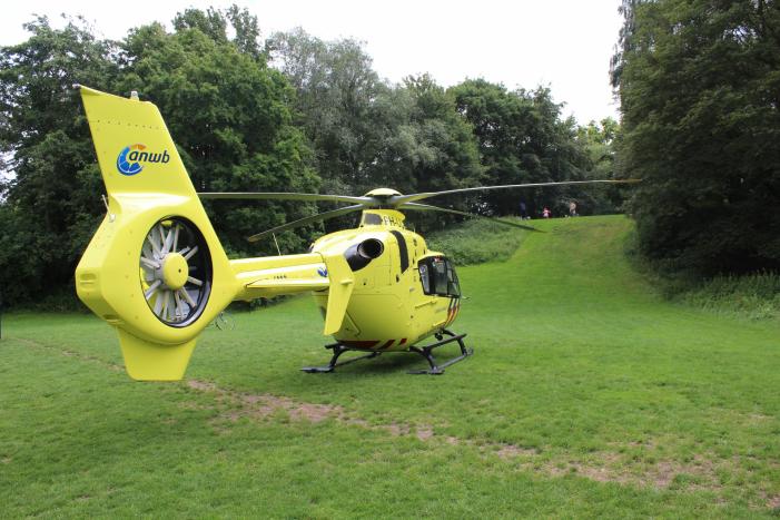 Fietsster gewond na aanrijding met auto