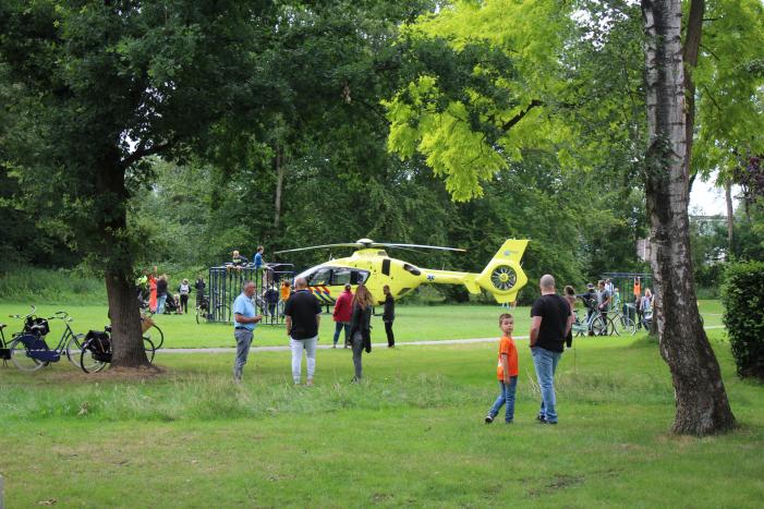 Fietsster gewond na aanrijding met auto