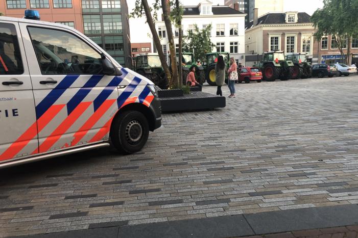 Boeren met tractoren demonstreren tegen mogelijke nieuwe voerwet