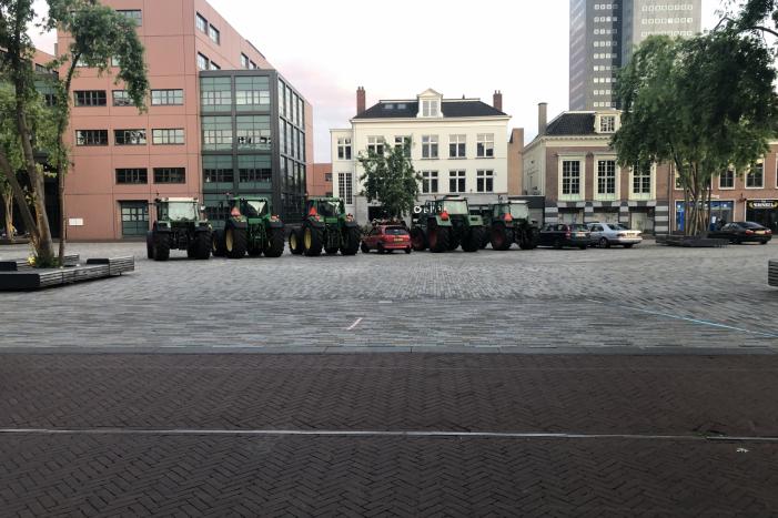 Boeren met tractoren demonstreren tegen mogelijke nieuwe voerwet