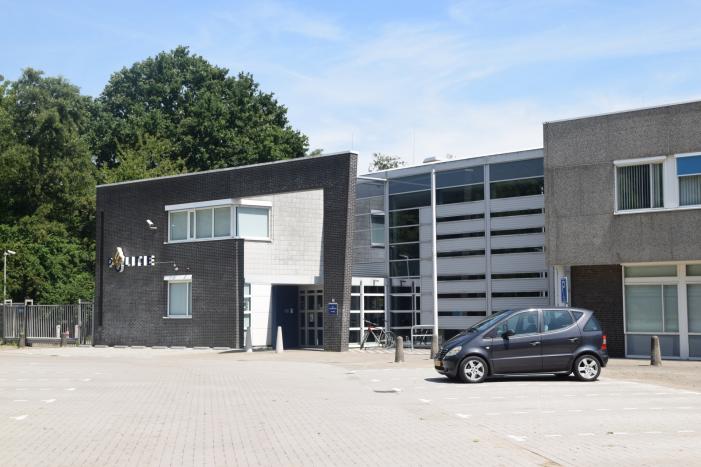 Zeeuwse boeren voeren actie bij politiebureau