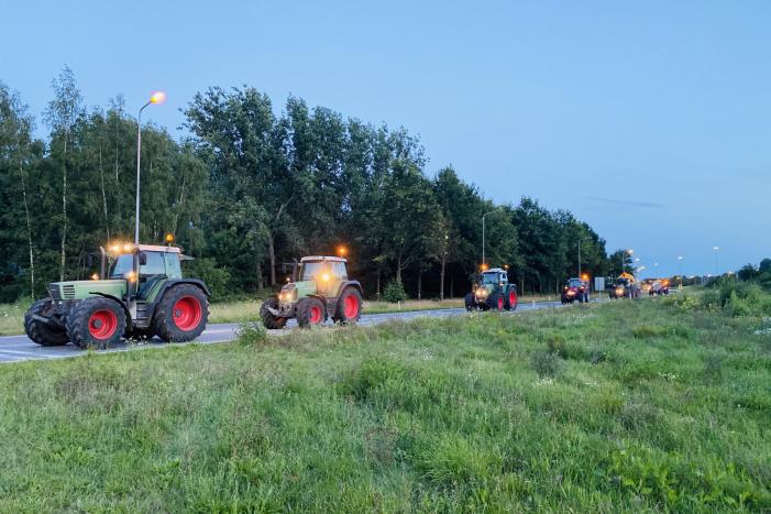 Bozen boeren blokkeren Rijksweg A2