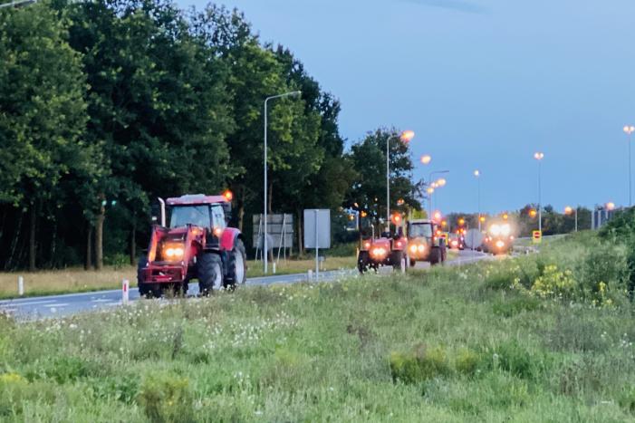 Bozen boeren blokkeren Rijksweg A2
