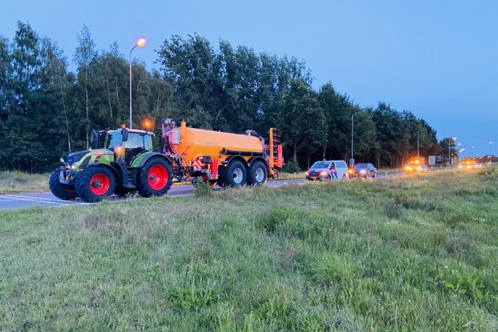 Bozen boeren blokkeren Rijksweg A2