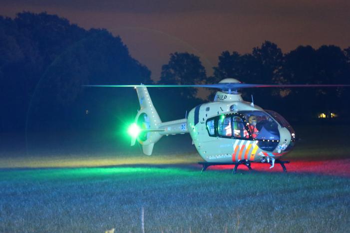Automobilist rijdt door na ernstig ongeval, twee fietsers zwaargewond