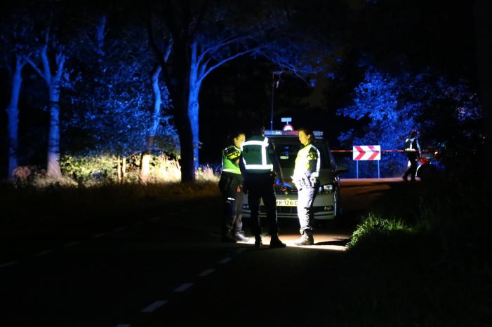 Automobilist rijdt door na ernstig ongeval, twee fietsers zwaargewond