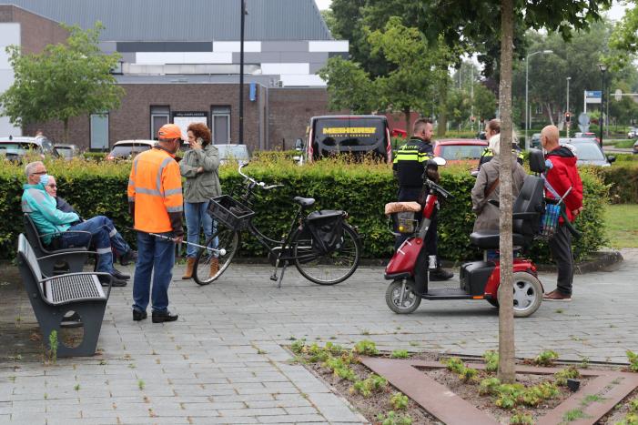 Bestuurder scootmobiel gewond na botsing met auto