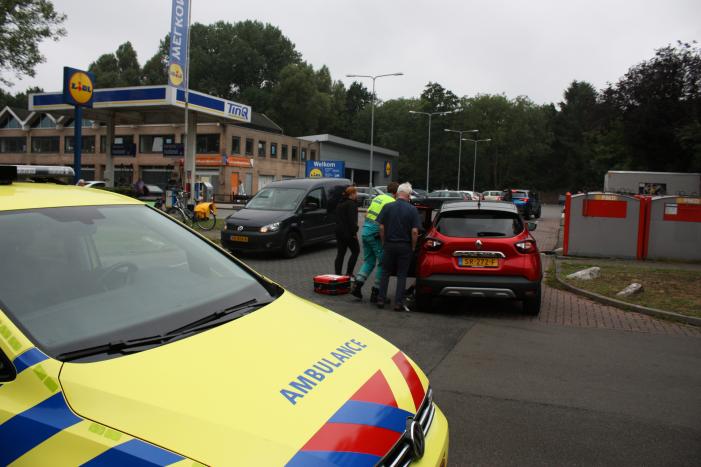 Fietsster gewond na aanrijding met auto