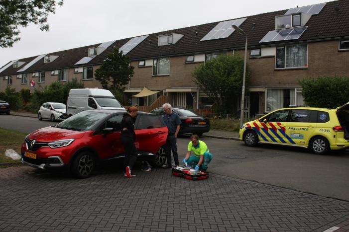 Fietsster gewond na aanrijding met auto