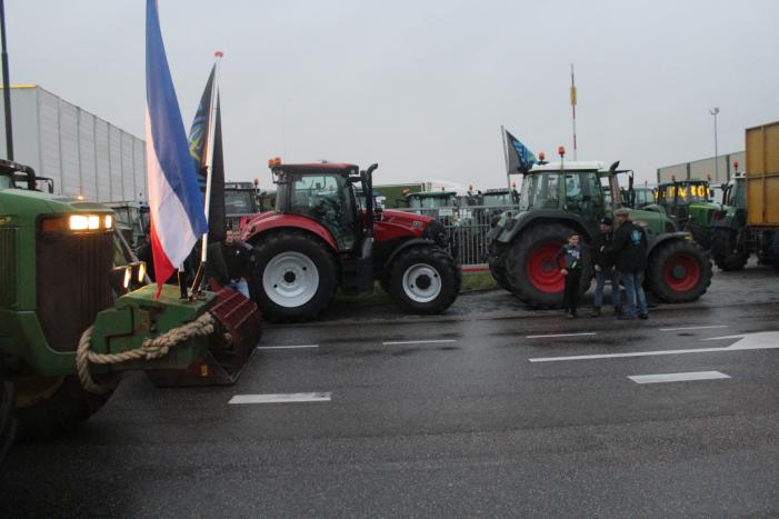 Boerenprotest bij Jumbo distributiecentrum