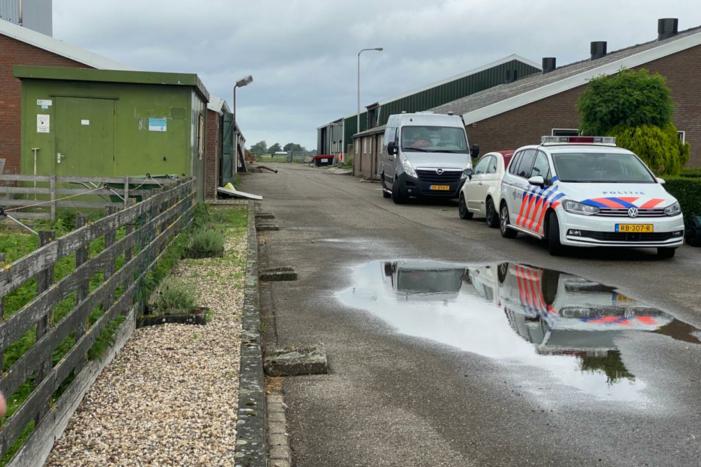 Man zwaargewond in woning