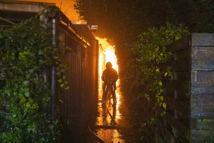 Uitslaande brand in schuur
