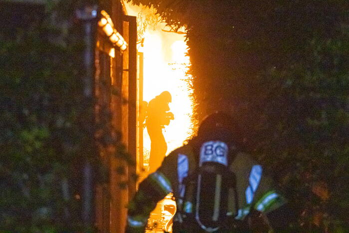 Uitslaande brand in schuur