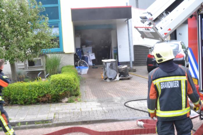 Flinke rookontwikkeling na kortsluiting in droger