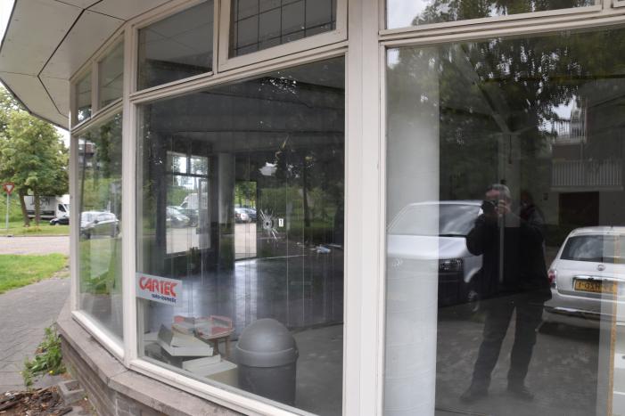 Bedrijfspand voor de tweede keer onder vuur genomen