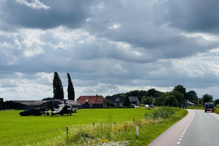 Apache-helikopter maakt voorzorgslanding