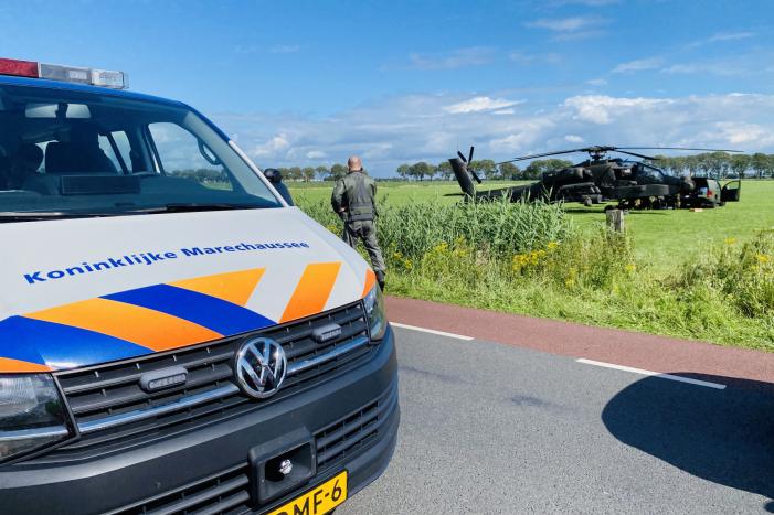 Apache-helikopter maakt voorzorgslanding