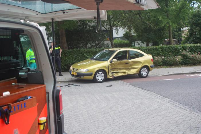 Forse schade bij botsing op kruising
