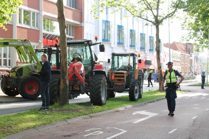 Boeren komen in actie met trekkers in het centrum