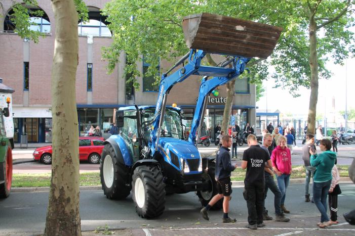 Boeren komen in actie met trekkers in het centrum