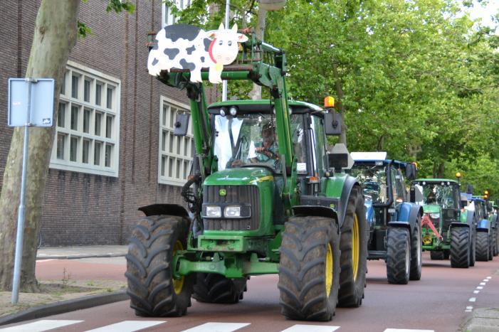 Boeren komen in actie met trekkers in het centrum