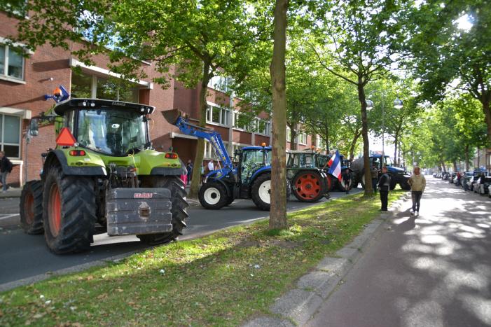 Boeren komen in actie met trekkers in het centrum