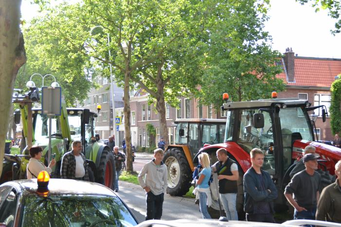 Boeren komen in actie met trekkers in het centrum