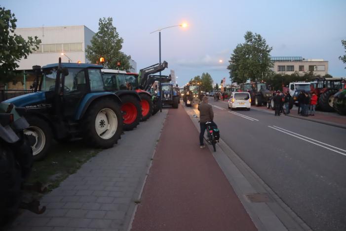 Boeren blokkeren doorgang naar groot distributiecentrum