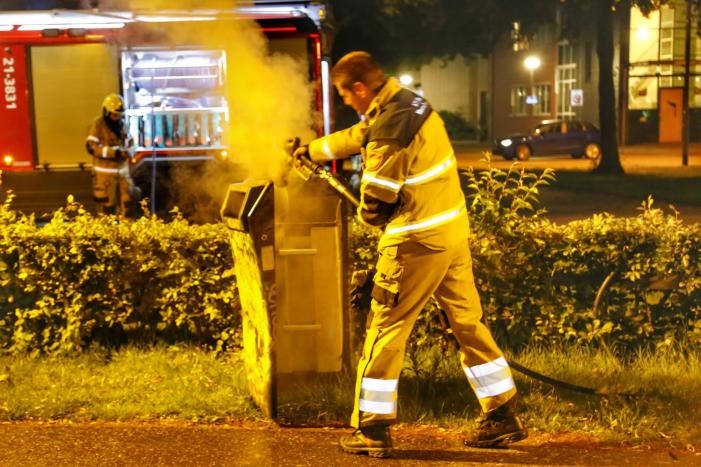 Prullenbak op skatebaan in brand gevlogen